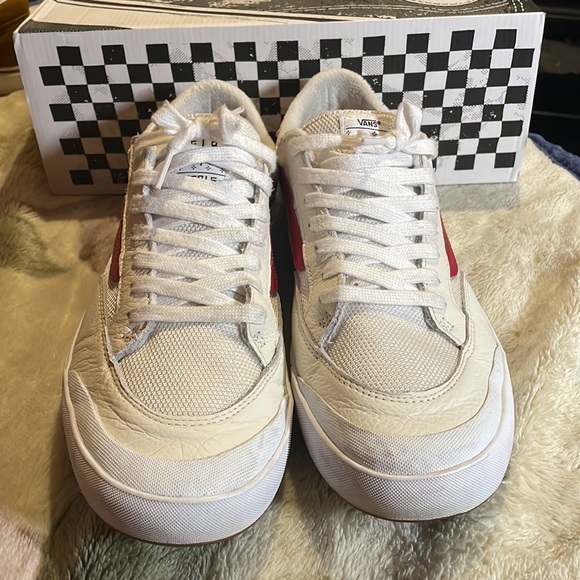 Vans - Picture 2 of 4